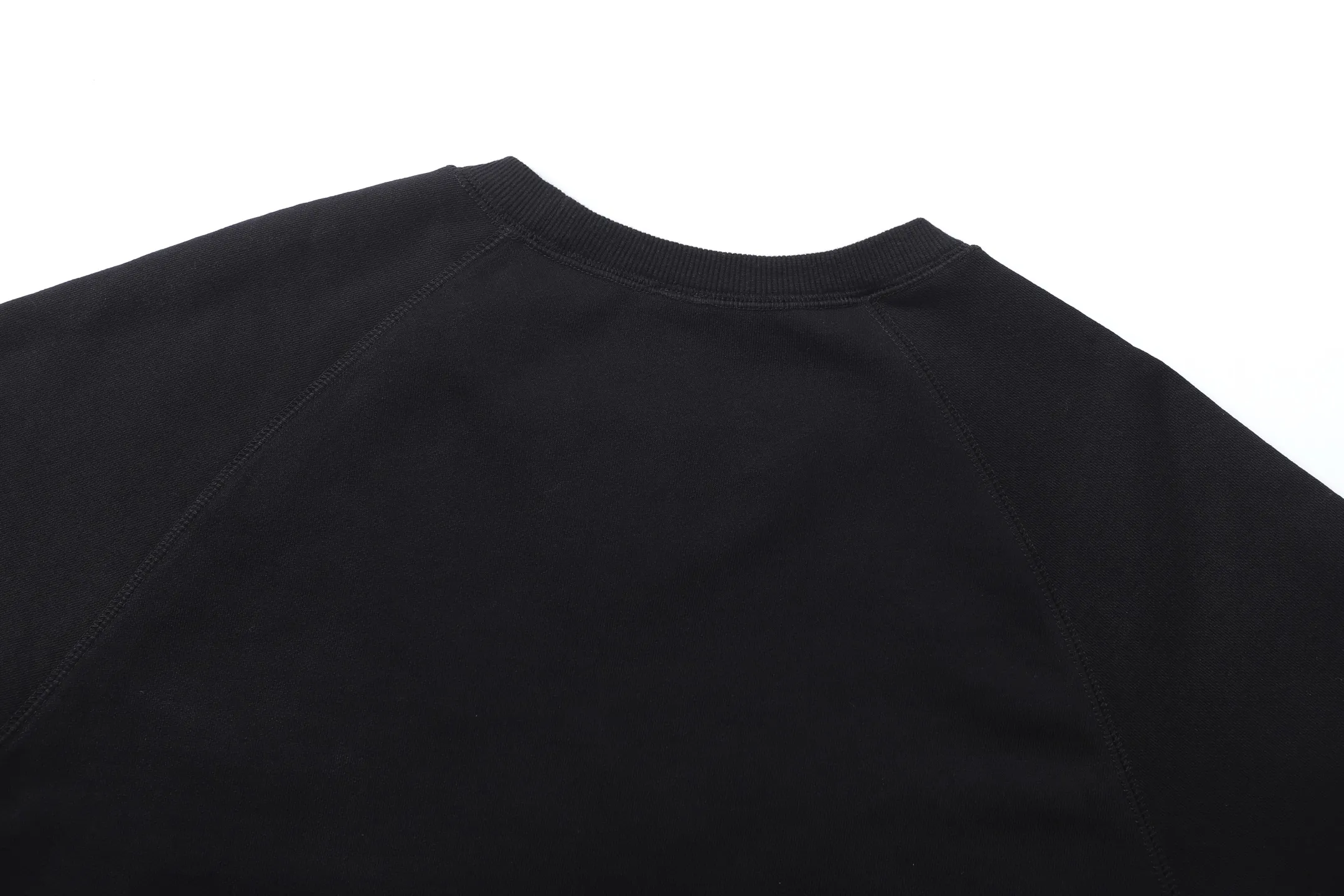 P390 Chrome Hearts cross embroidery sweatshirt ●Authentic 12000 purchase and development ●380g Korean cotton and linen sweatshirt 100% cotton ●380g 2*2 matching high-end brand rib ●Fabrics fermentation ●Imported embroidery ●Customized 1:1 hardware ●Customized 1:1 leather label ●Customized 1:1 trademark ●Loose version ●Size: S M L XL ●Style number: 25319/3B#20